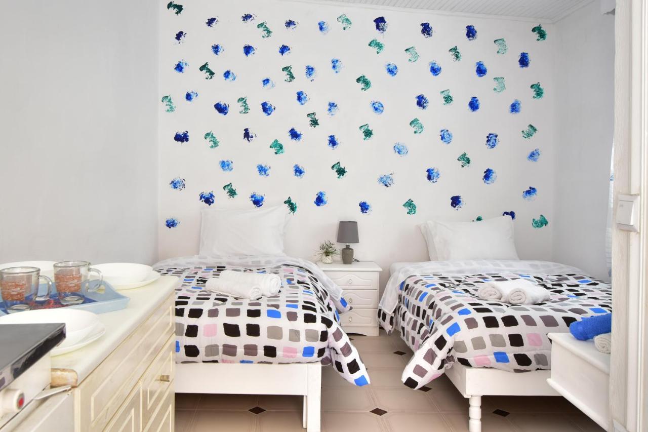 Merlyn Rooms Into The Nature, 100M From The Beach Dafnila Bagian luar foto