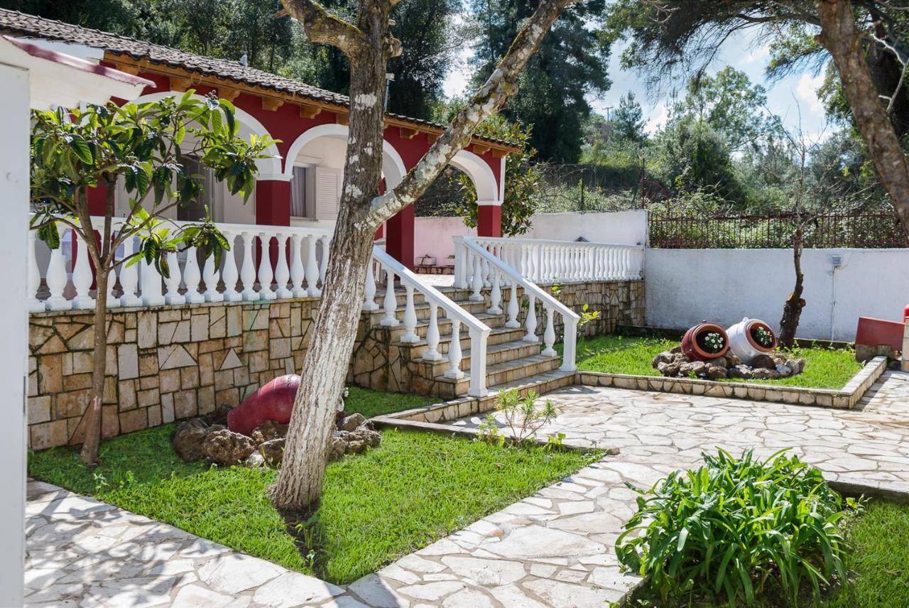 Merlyn Rooms Into The Nature, 100M From The Beach Dafnila Bagian luar foto